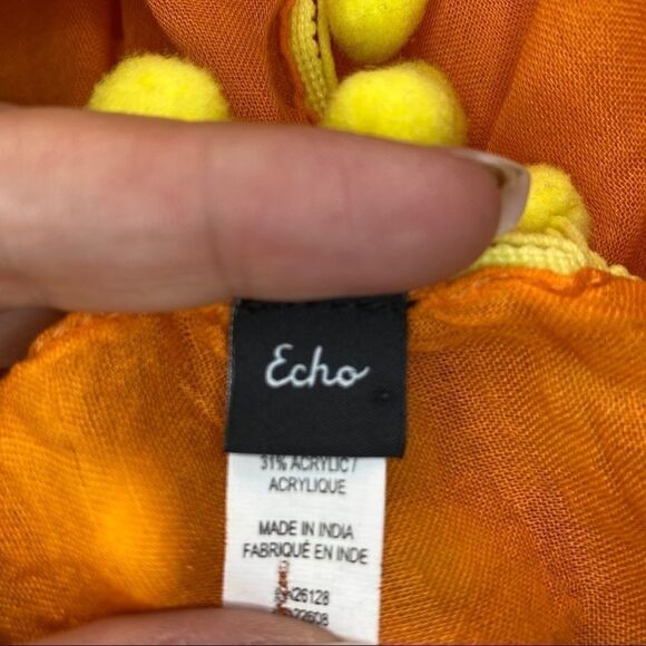 Echo Pom Pom scarf - Picture 5 of 6